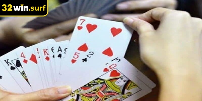 Tránh giữ quân quá lâu trong trò chơi